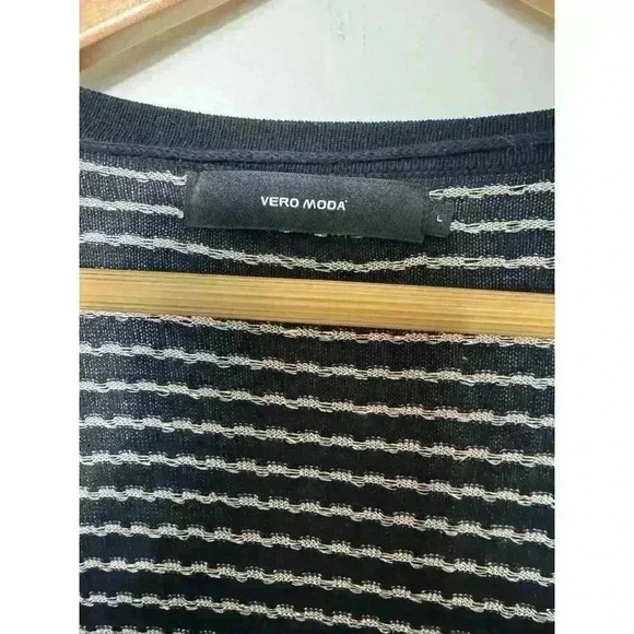 Vero Moda Buttonless Cardigan Dark Navy with Gold Size L Pocket and Navy Trim - Picture 2 of 12